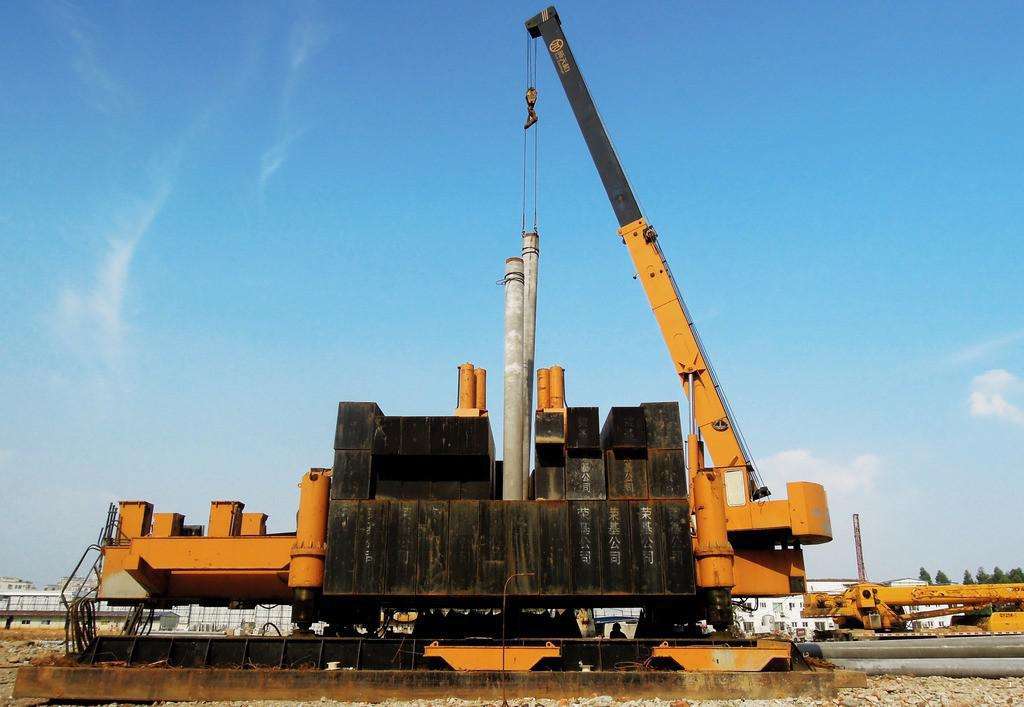 中铁八局一公司承建琴鹤大桥项目